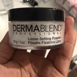 Dermablend loose setting powder